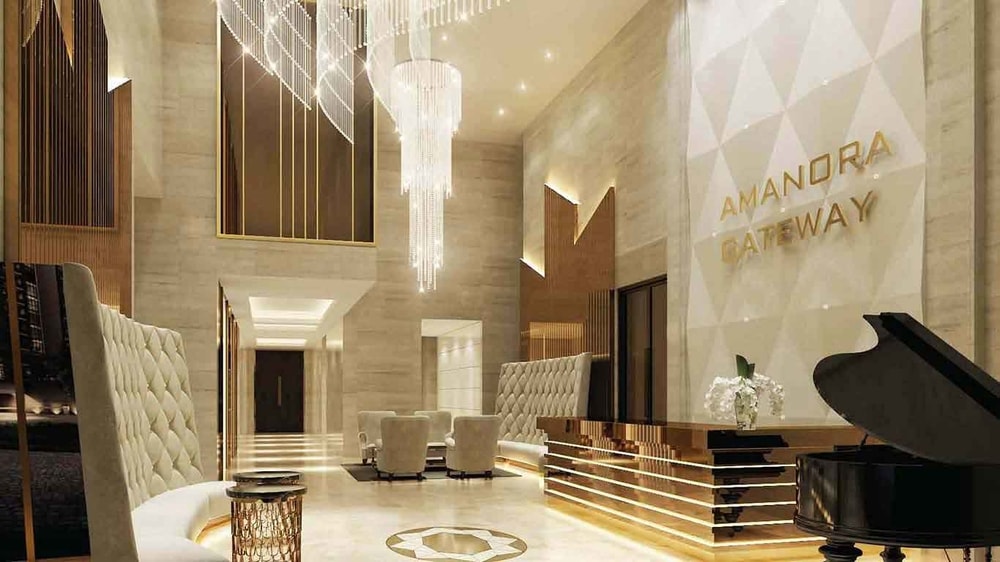 7 things amanora gateway