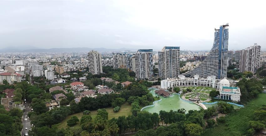 Ultra-Luxury Living in Pune at Amanora Park Town